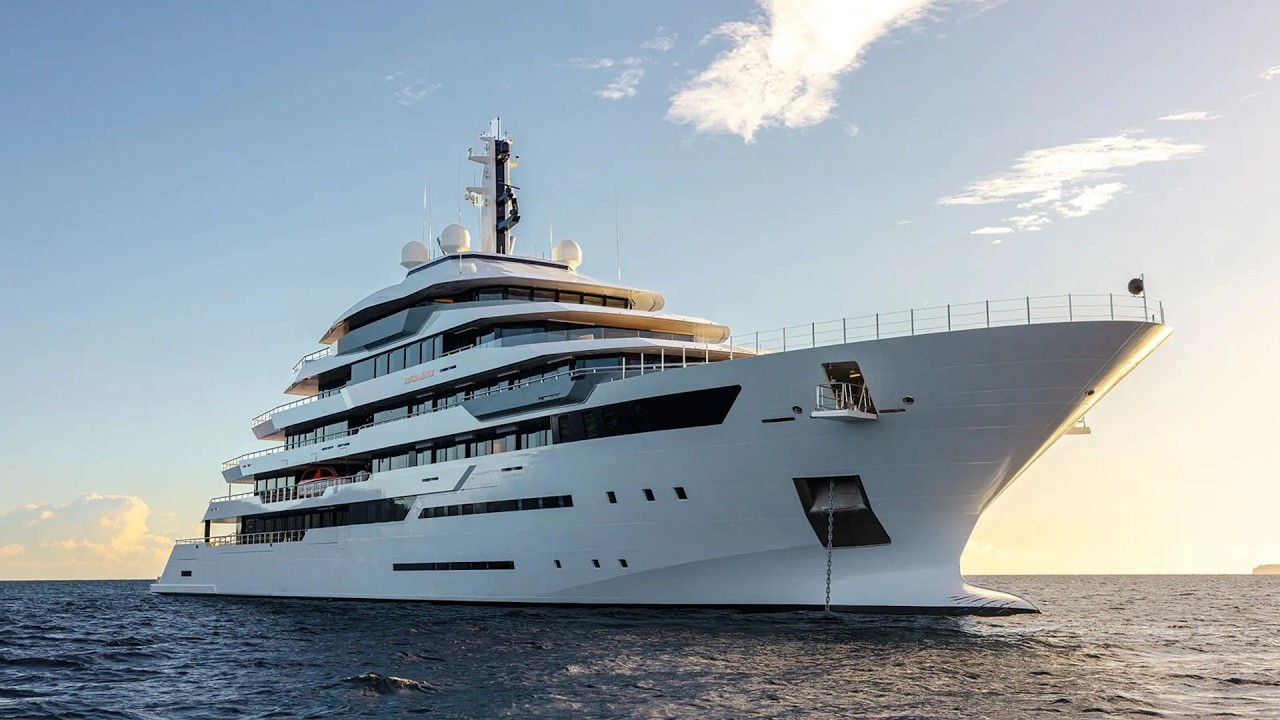 Luxury Yacht Charter